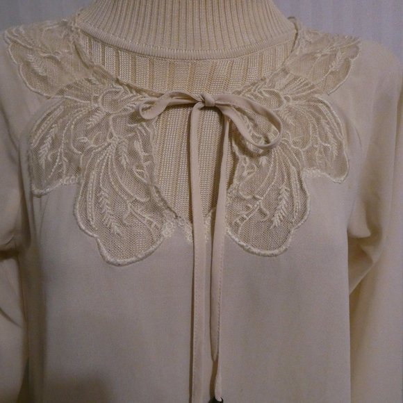 FOREVER 21 cream Long Sleeve Lace tied Top Blouse - Picture 5 of 12